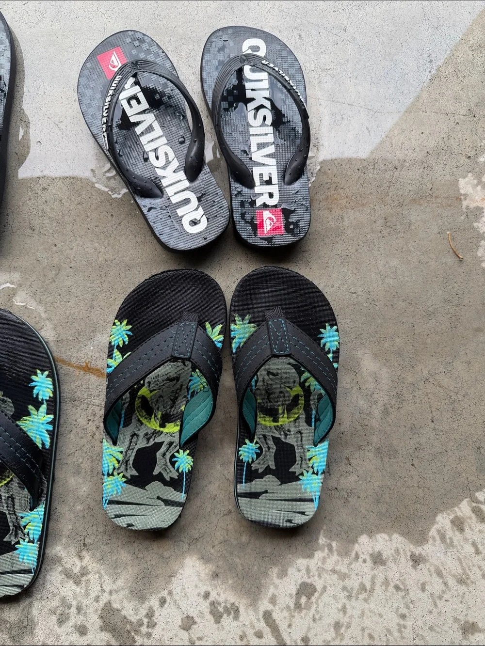 Quiksilver Black Flip Flops bundle